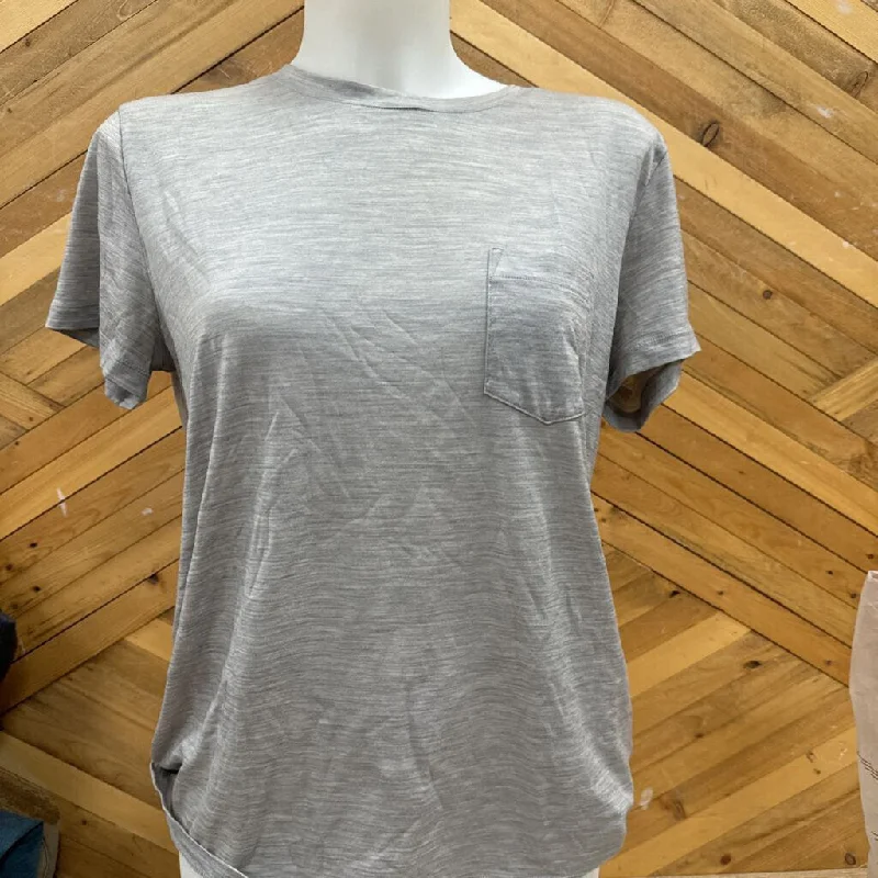 Icebreaker - Women's Merino Pocket T-Shirt - MSRP $90: Light Grey-women-MD