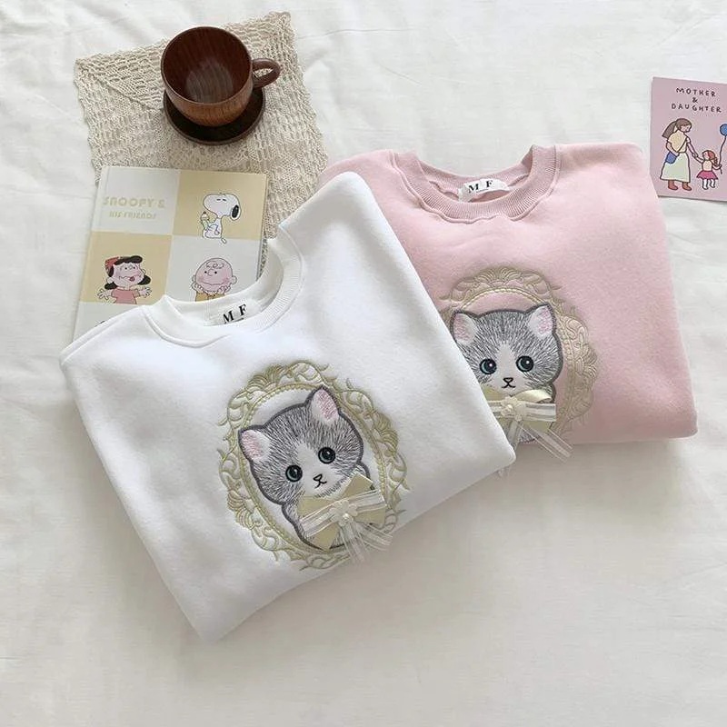 Cat Embroidered Loose Sweatshirt