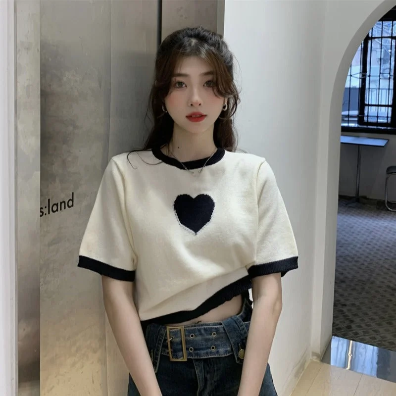 Women's Korean Fashion Love Heart Knitted Top